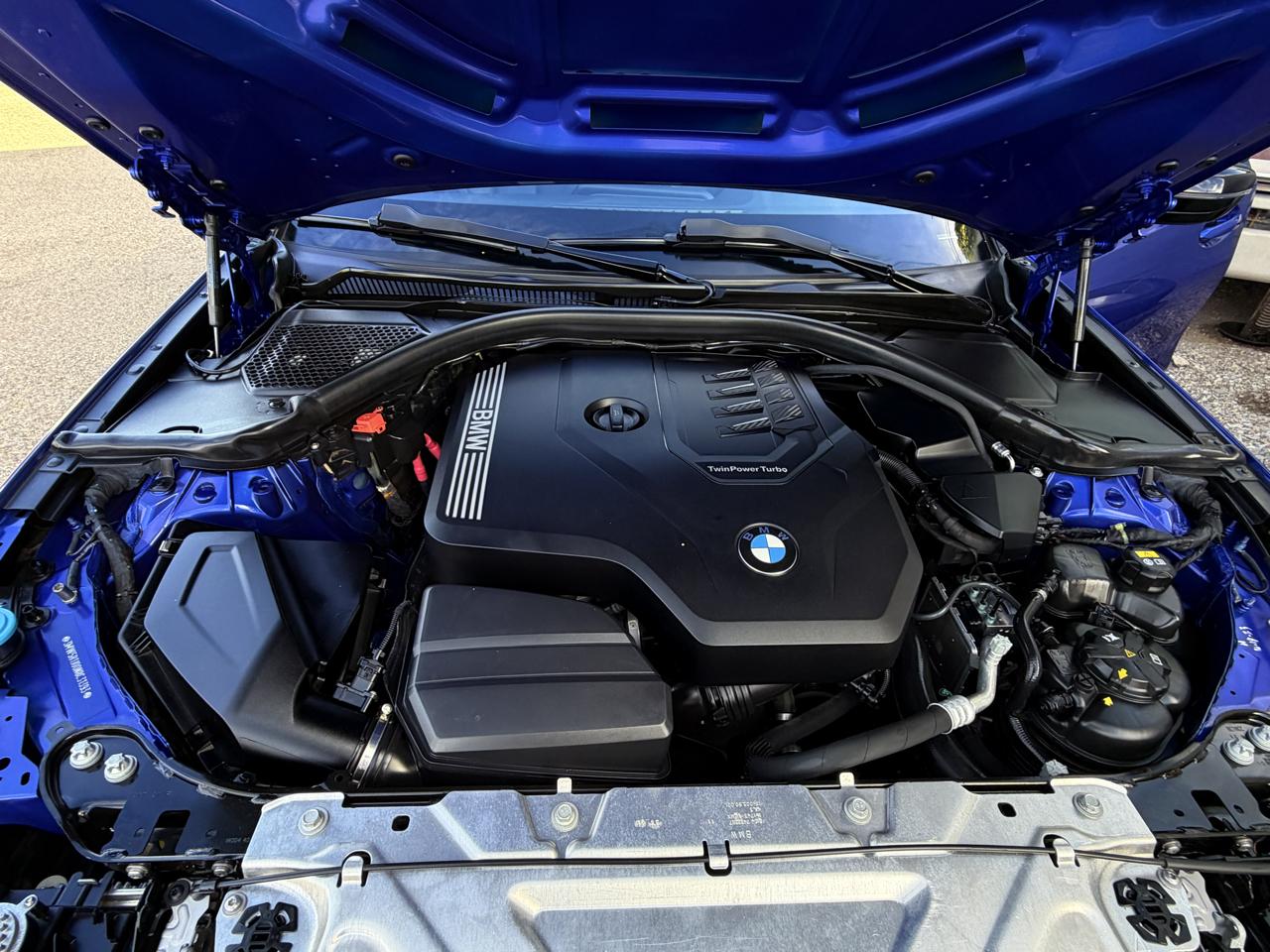 BMW 330i photo 35