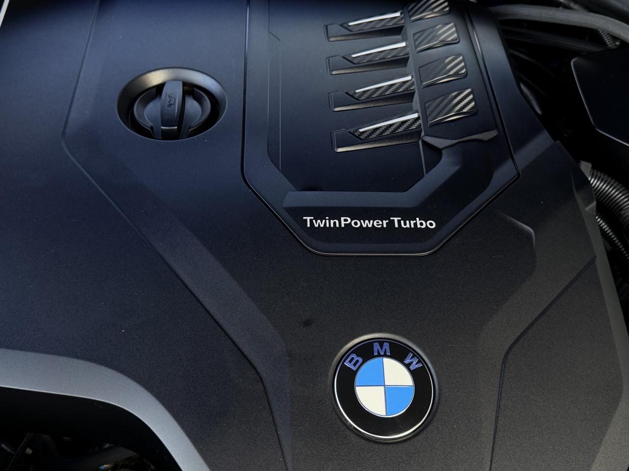 BMW 330i photo 36