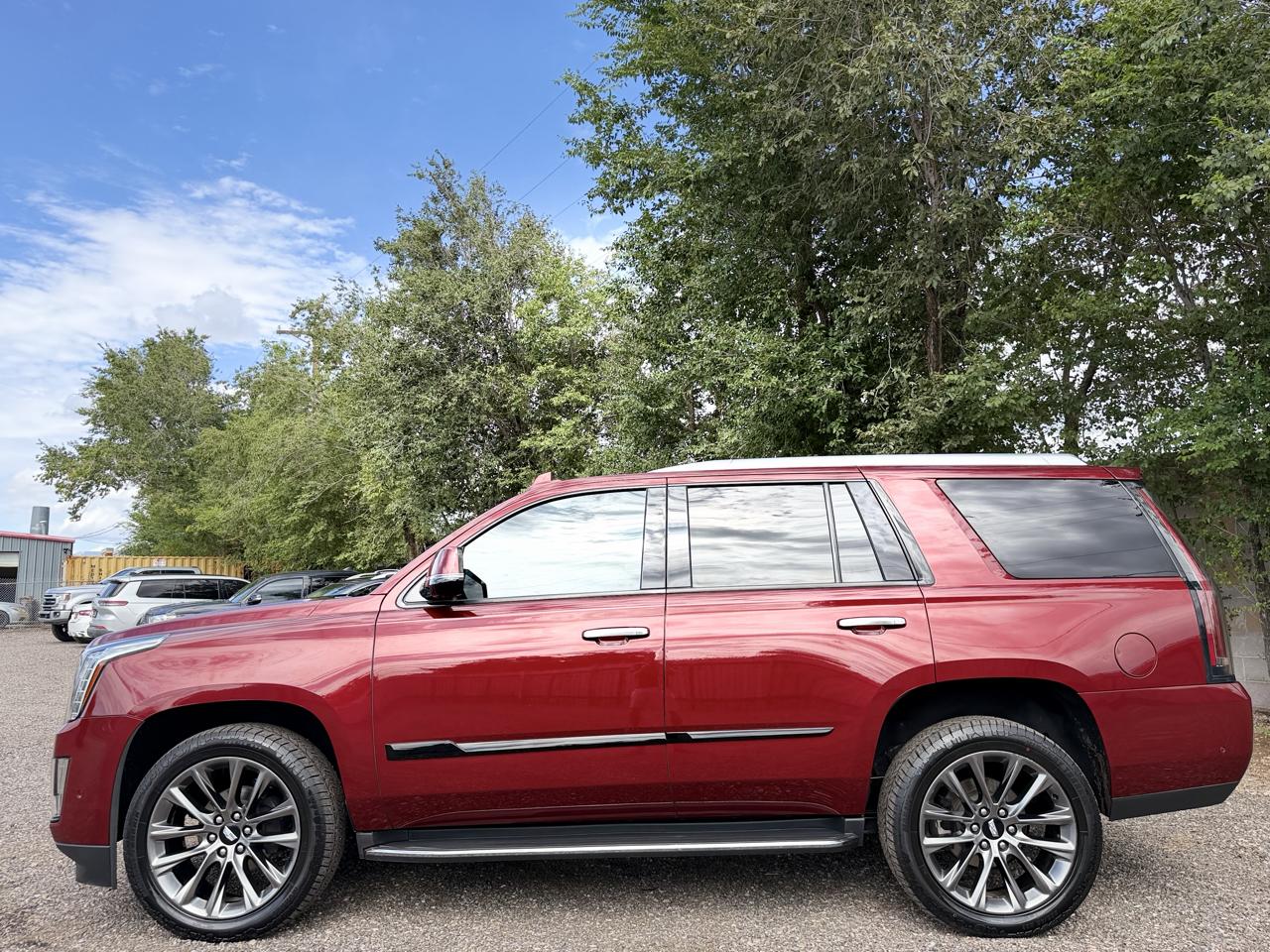 Cadillac Escalade photo 3