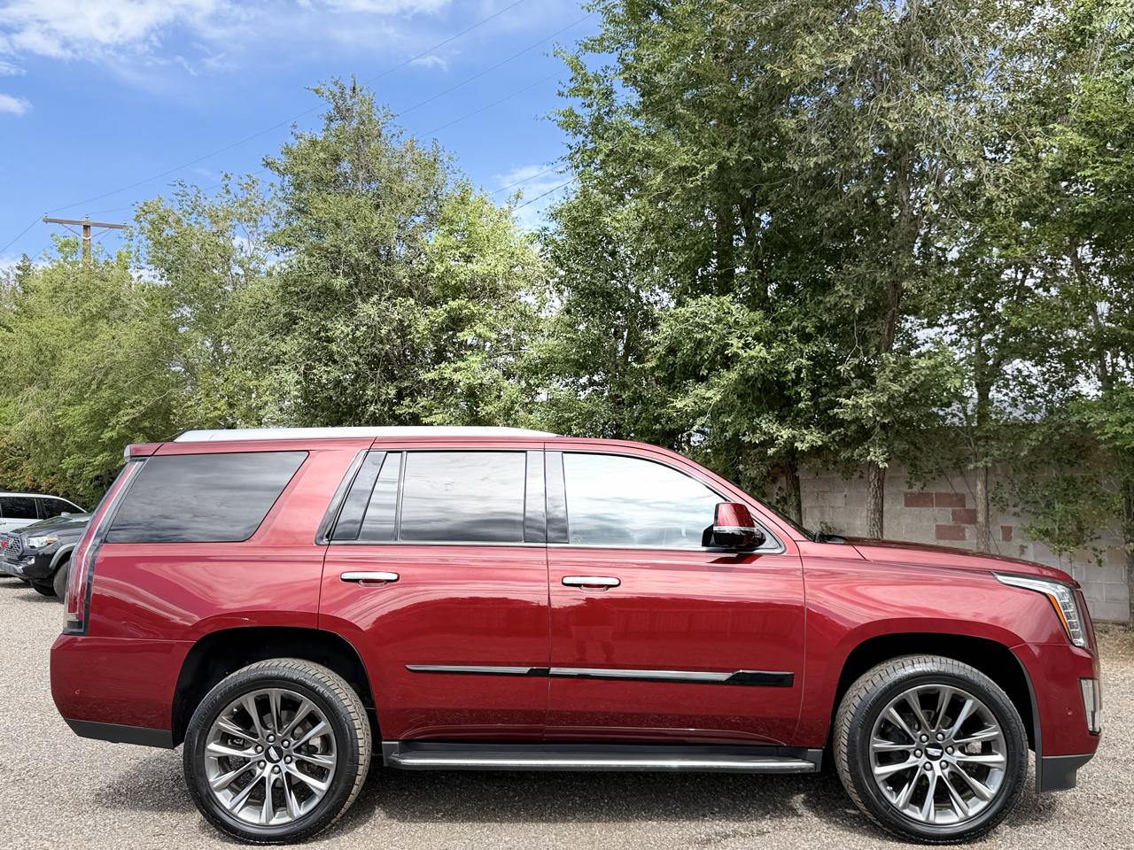 Cadillac Escalade photo 9