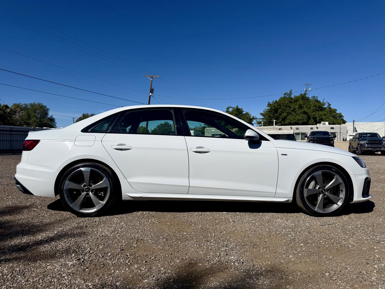 Audi A4 photo 7