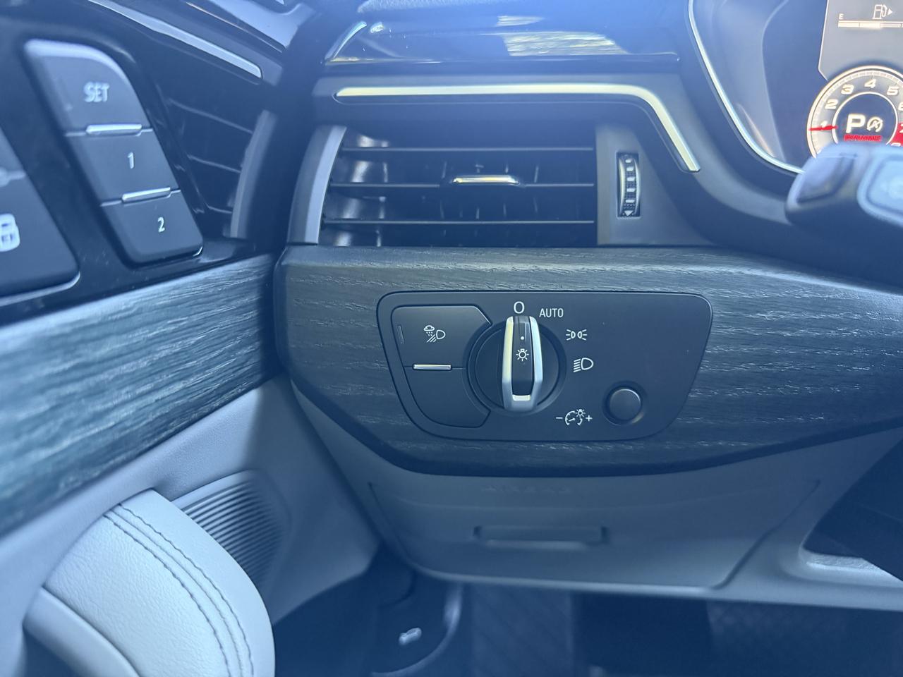 Audi A4 photo 22