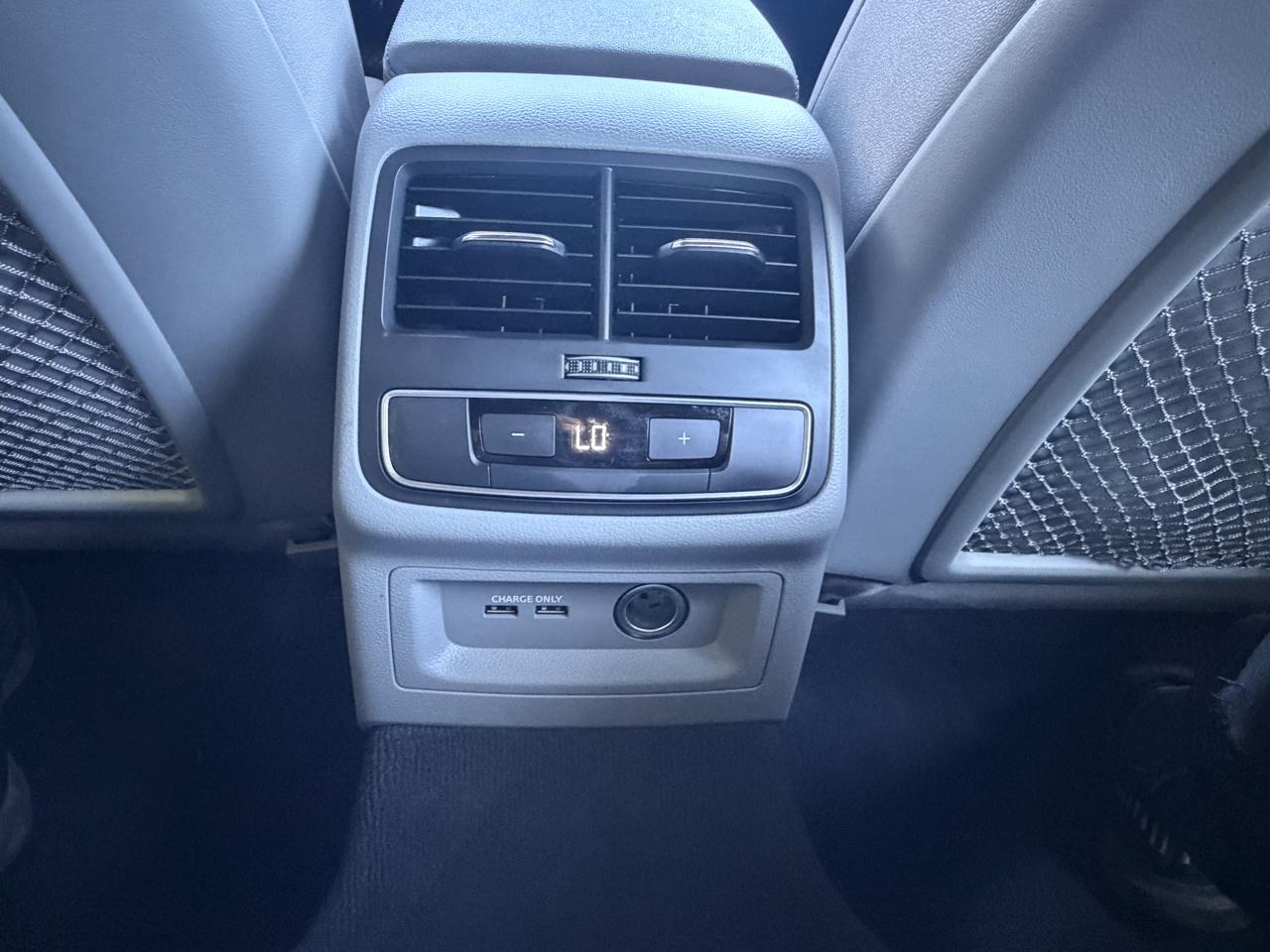 Audi A4 photo 29