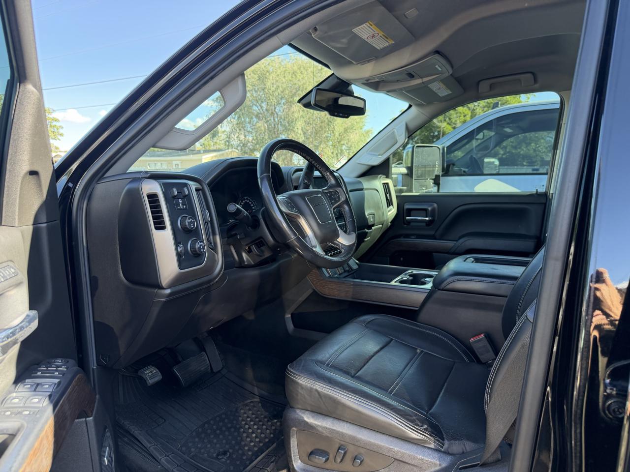 GMC Sierra 2500HD 4WD Crew Cab 153.7" Denali 2019