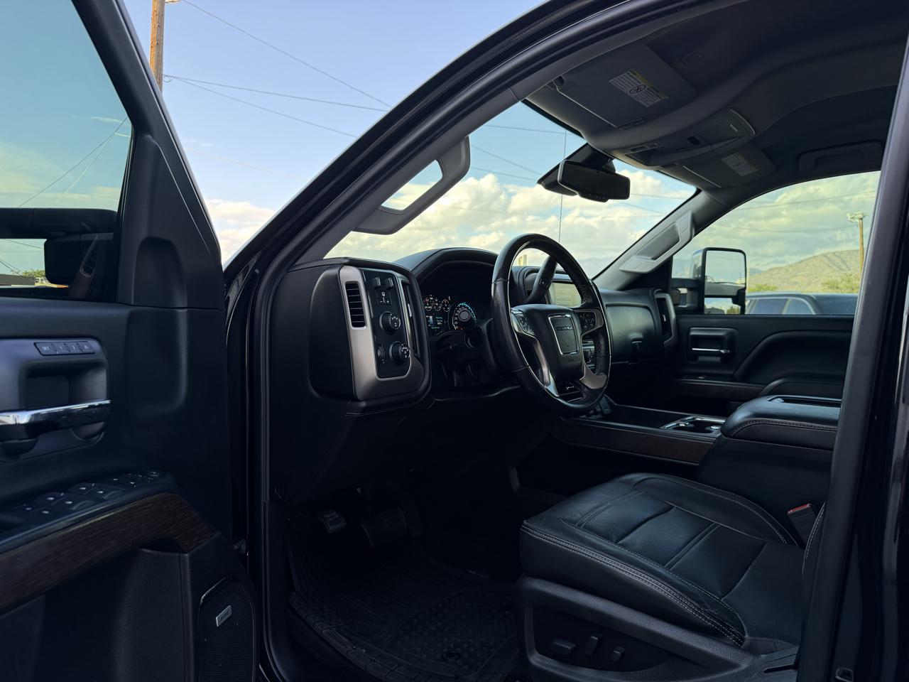 GMC Sierra 2500HD 4WD Crew Cab 153.7" Denali 2019