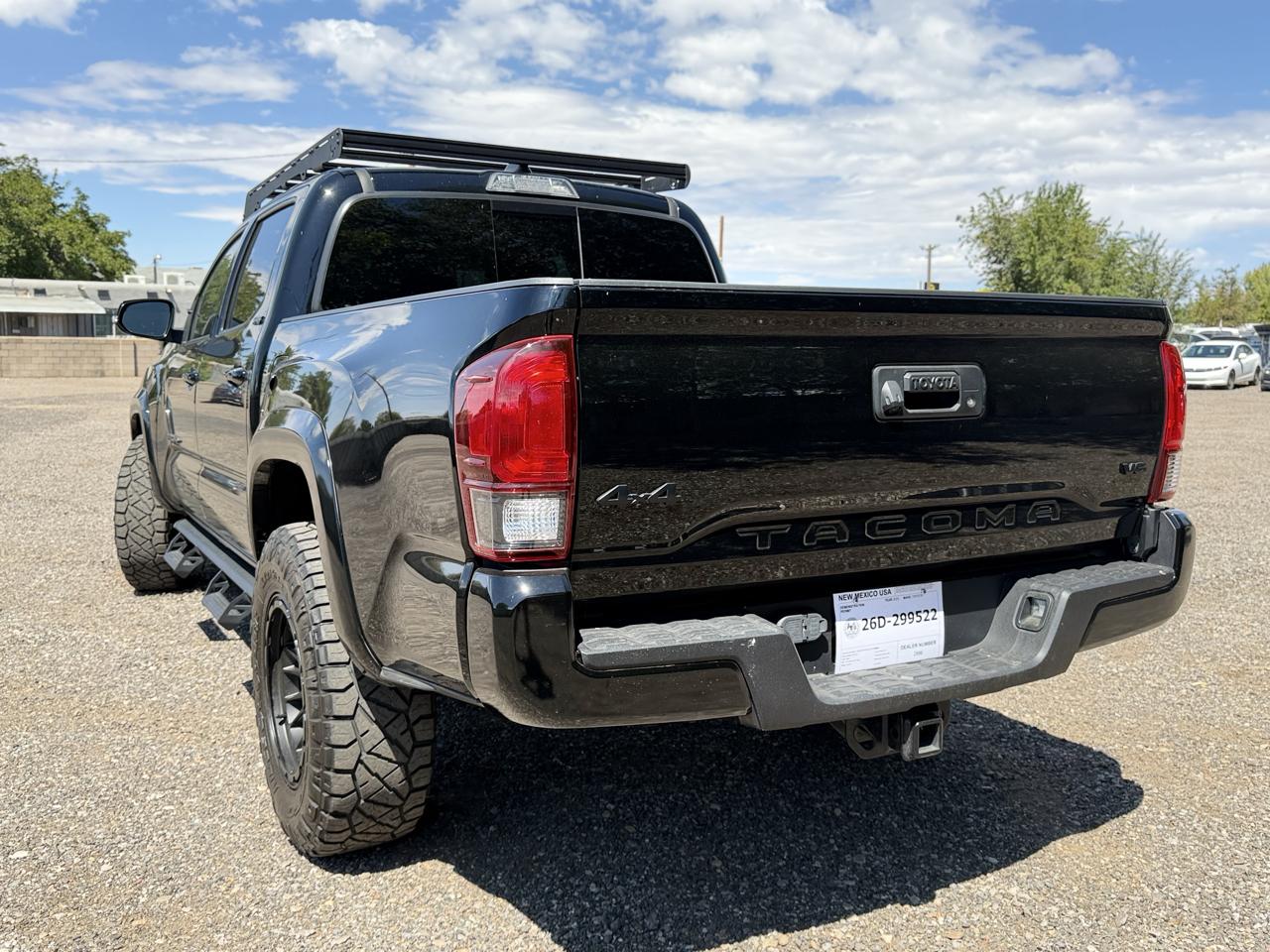 Toyota Tacoma 4WD SR5 Double Cab 5' Bed AT (Natl) 2023
