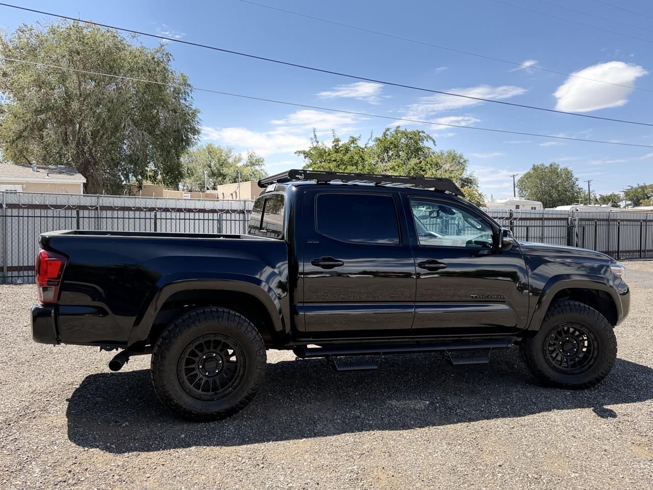 Toyota Tacoma 4WD SR5 Double Cab 5' Bed AT (Natl) 2023