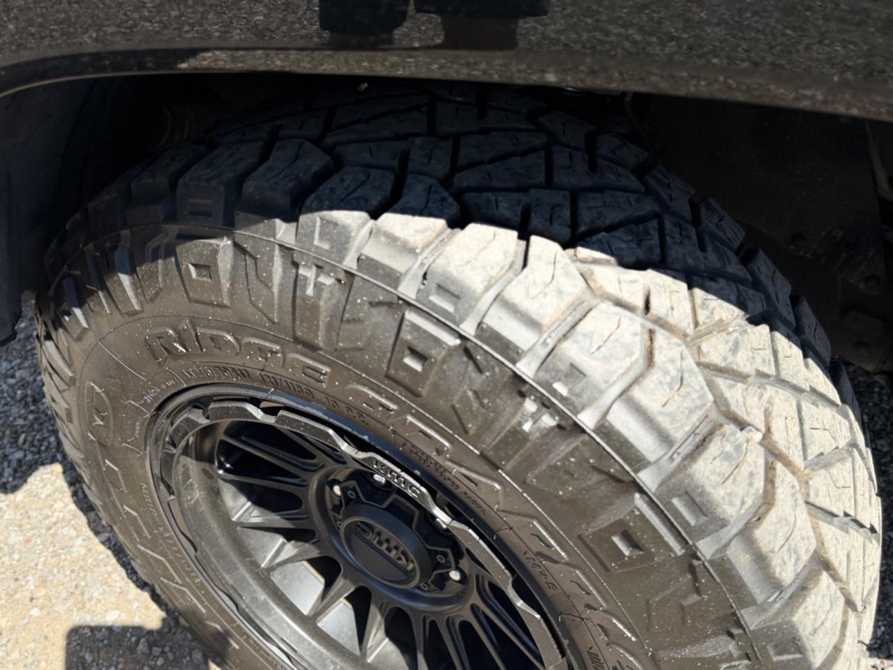 Toyota Tacoma 4WD SR5 Double Cab 5' Bed AT (Natl) 2023