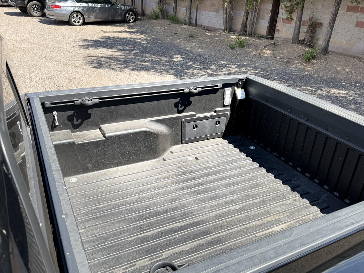 Toyota Tacoma 4WD SR5 Double Cab 5' Bed AT (Natl) 2023