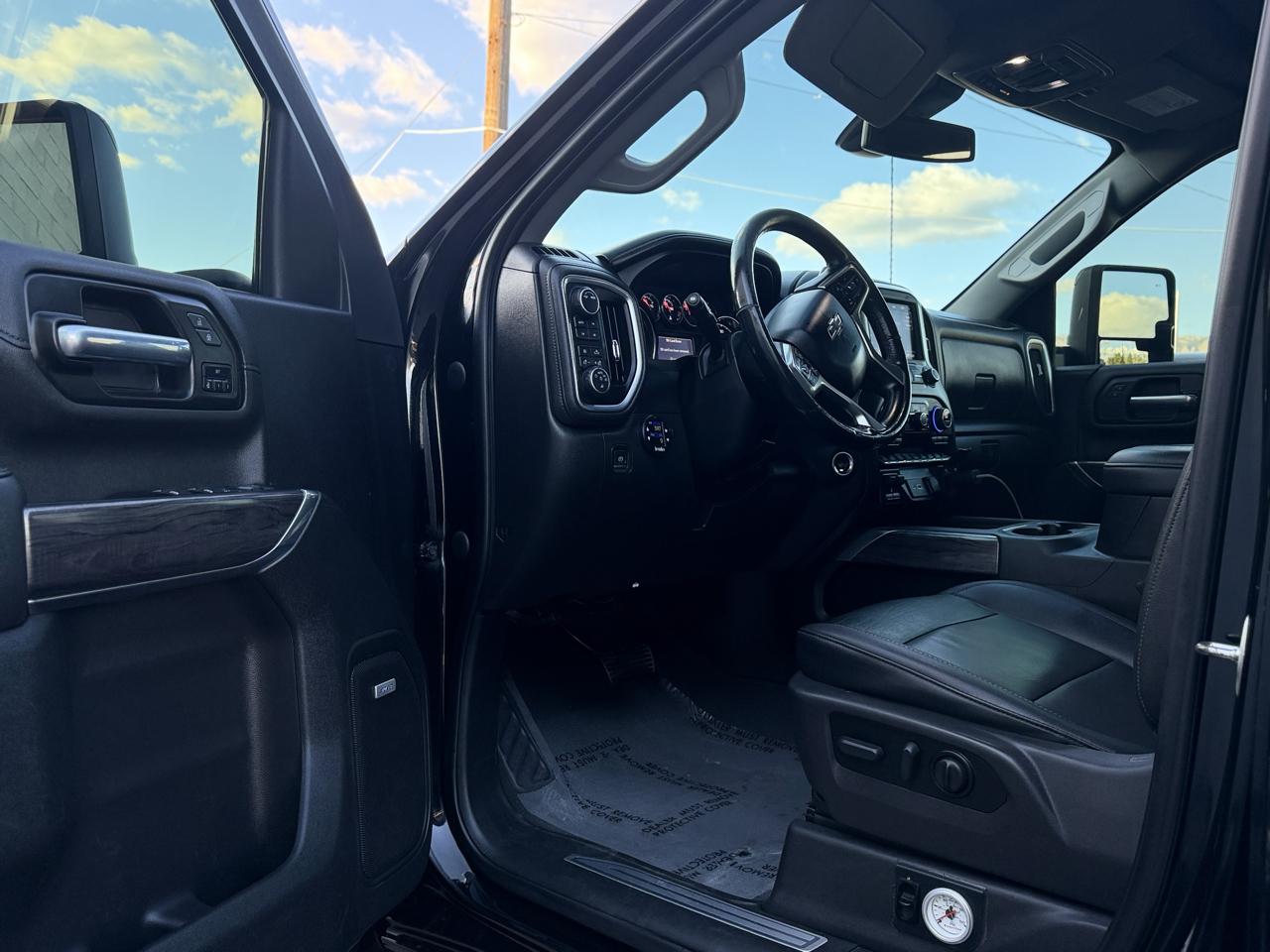 Chevrolet Silverado HD photo 13