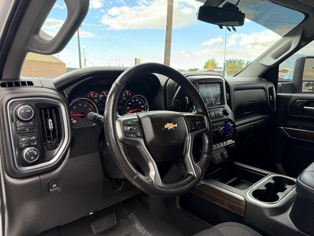 Chevrolet Silverado HD photo 13