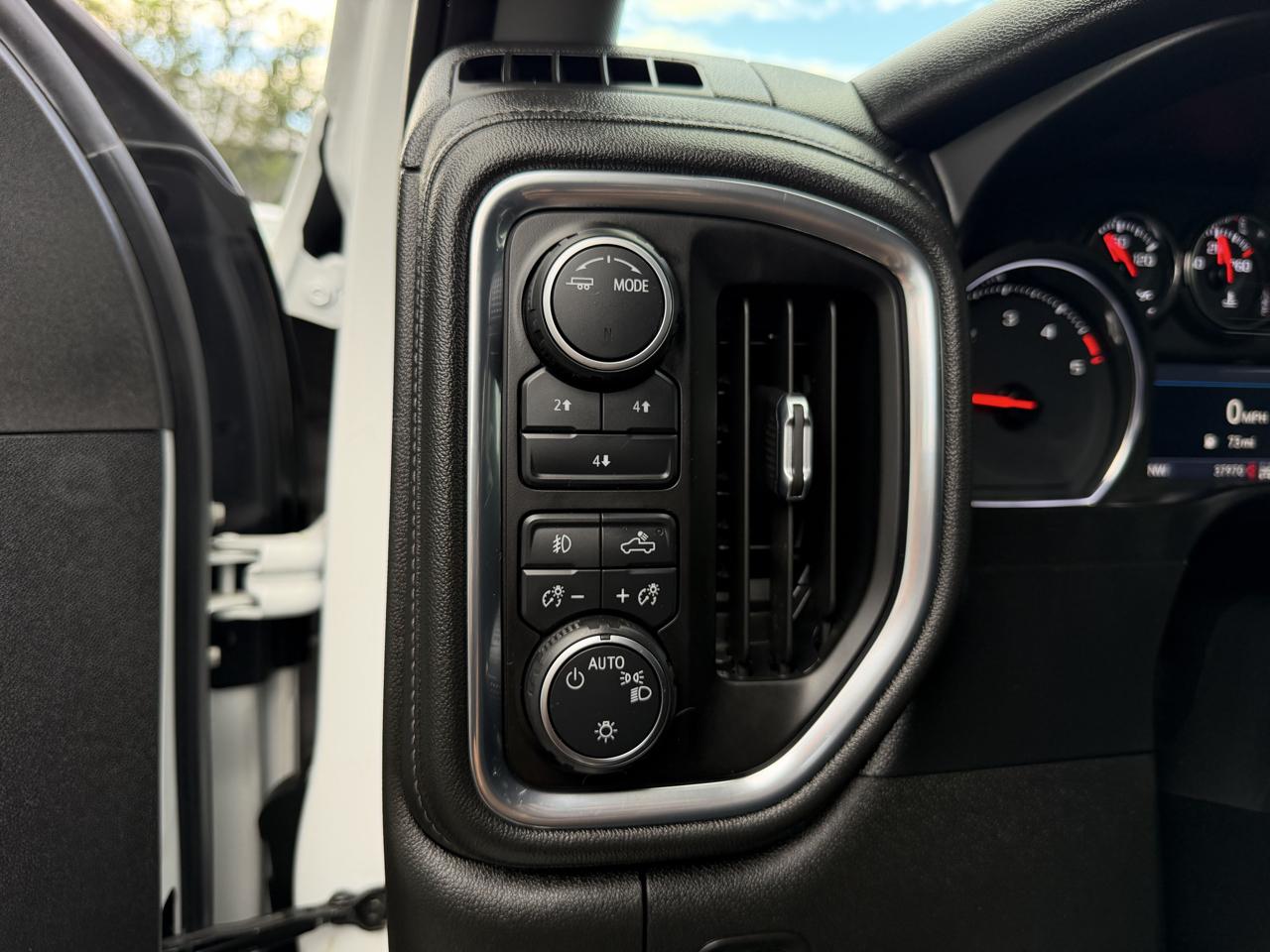 Chevrolet Silverado HD photo 14