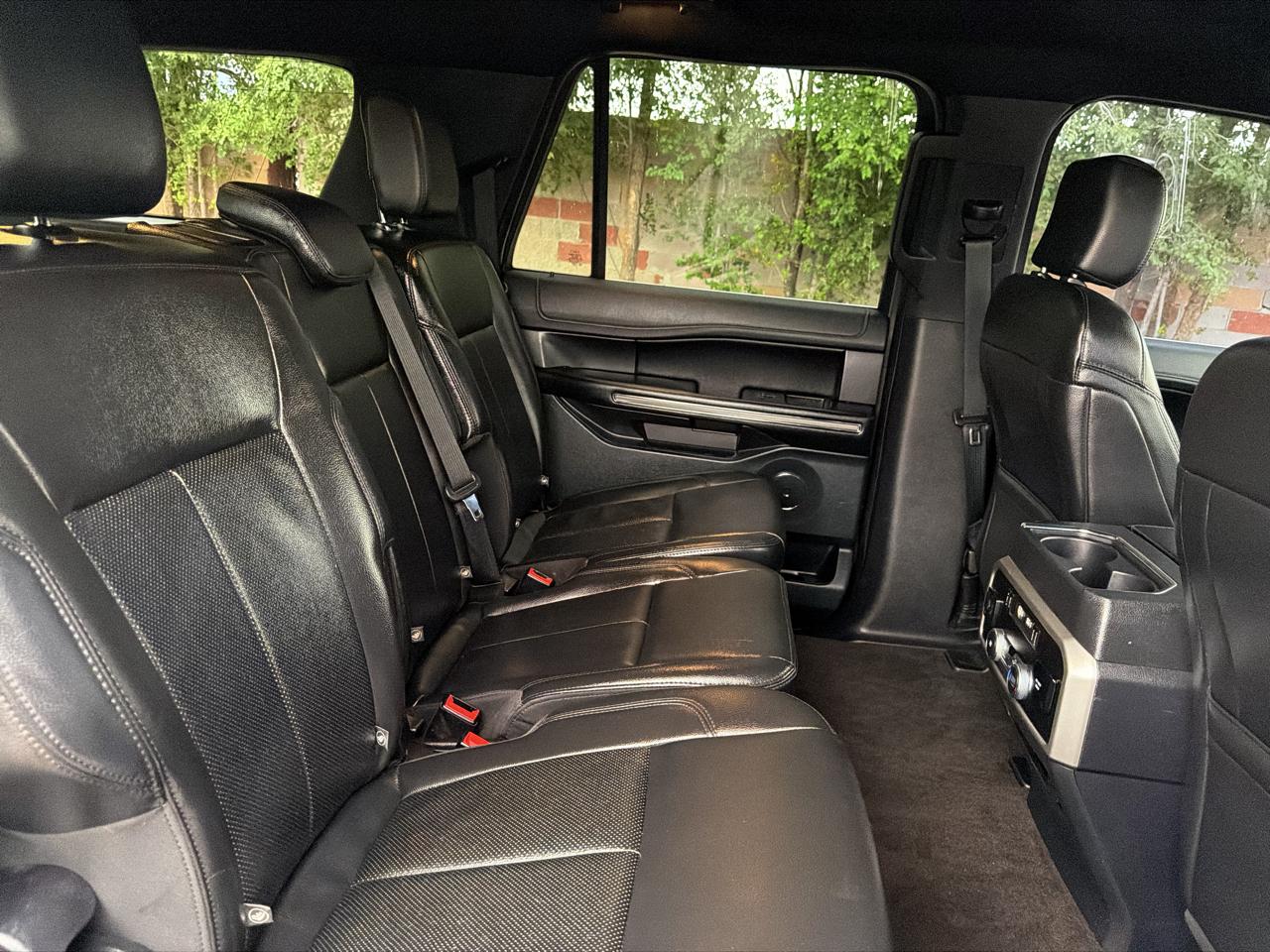 Ford Expedition MAX photo 19