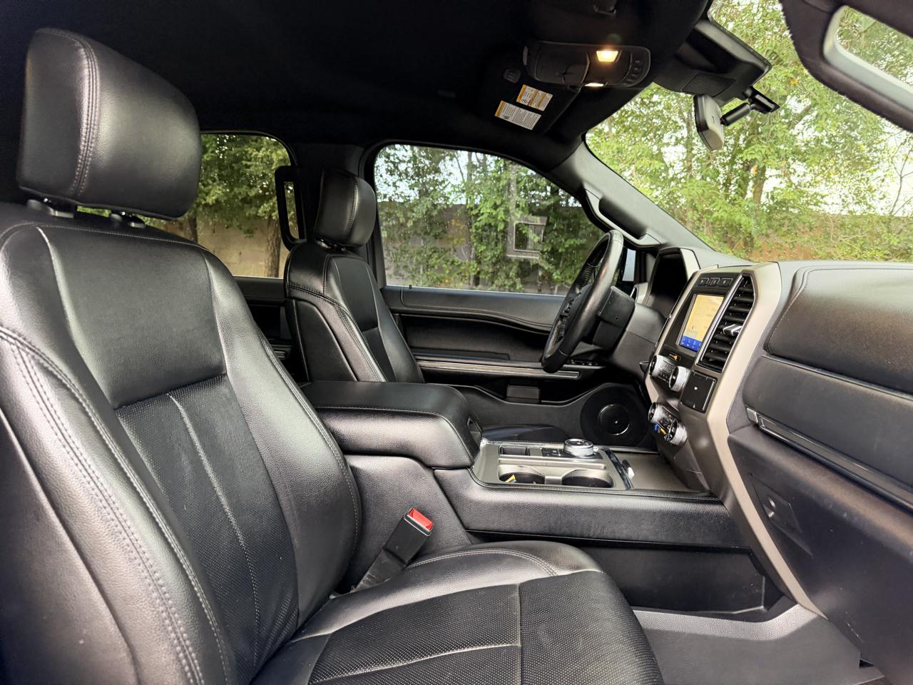 Ford Expedition MAX photo 22