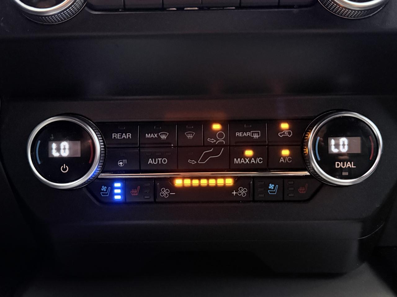 Ford Expedition MAX photo 31