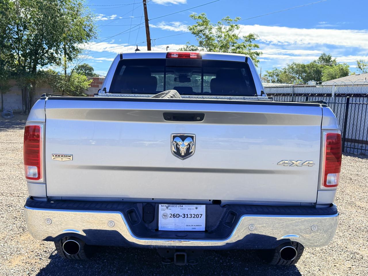 RAM 1500 Laramie 4x4 Crew Cab 5'7" Box 2017