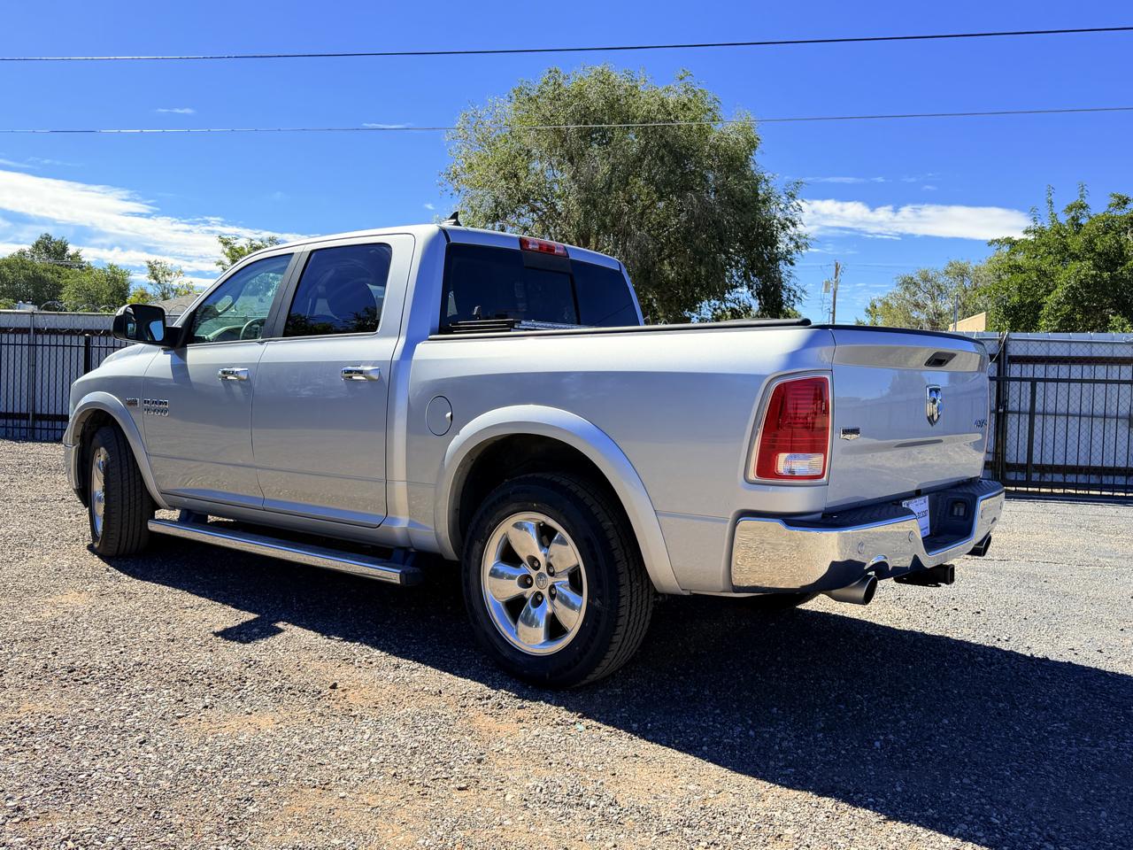 RAM 1500 Laramie 4x4 Crew Cab 5'7" Box 2017