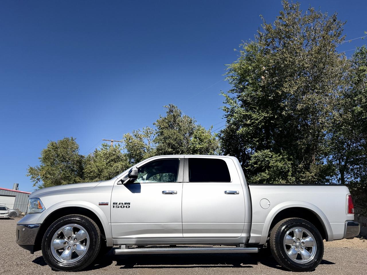 RAM 1500 Laramie 4x4 Crew Cab 5'7" Box 2017