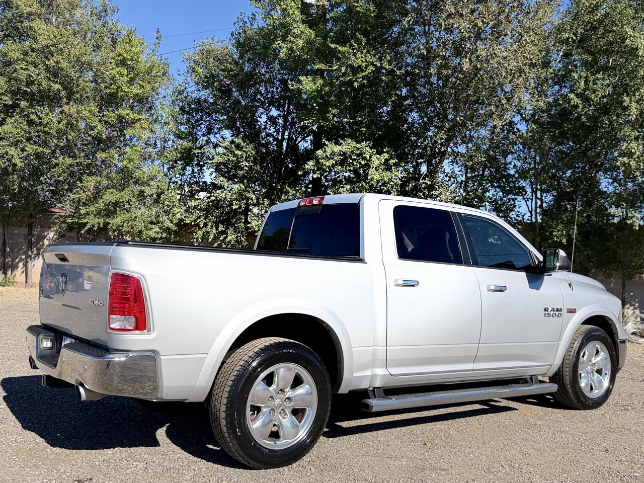 RAM 1500 Laramie 4x4 Crew Cab 5'7" Box 2017