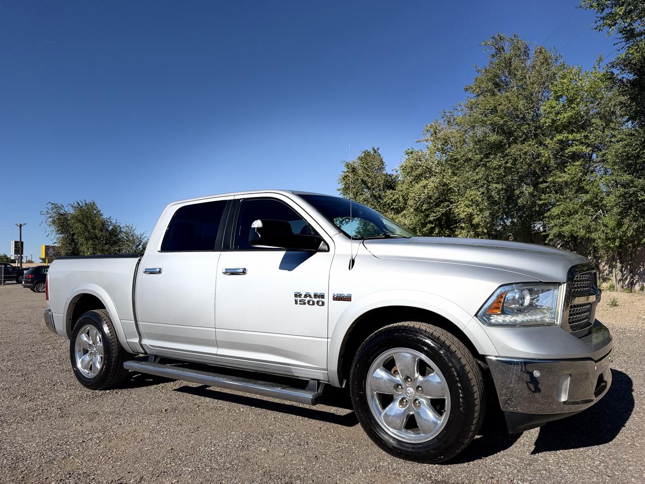 RAM 1500 Laramie 4x4 Crew Cab 5'7" Box 2017