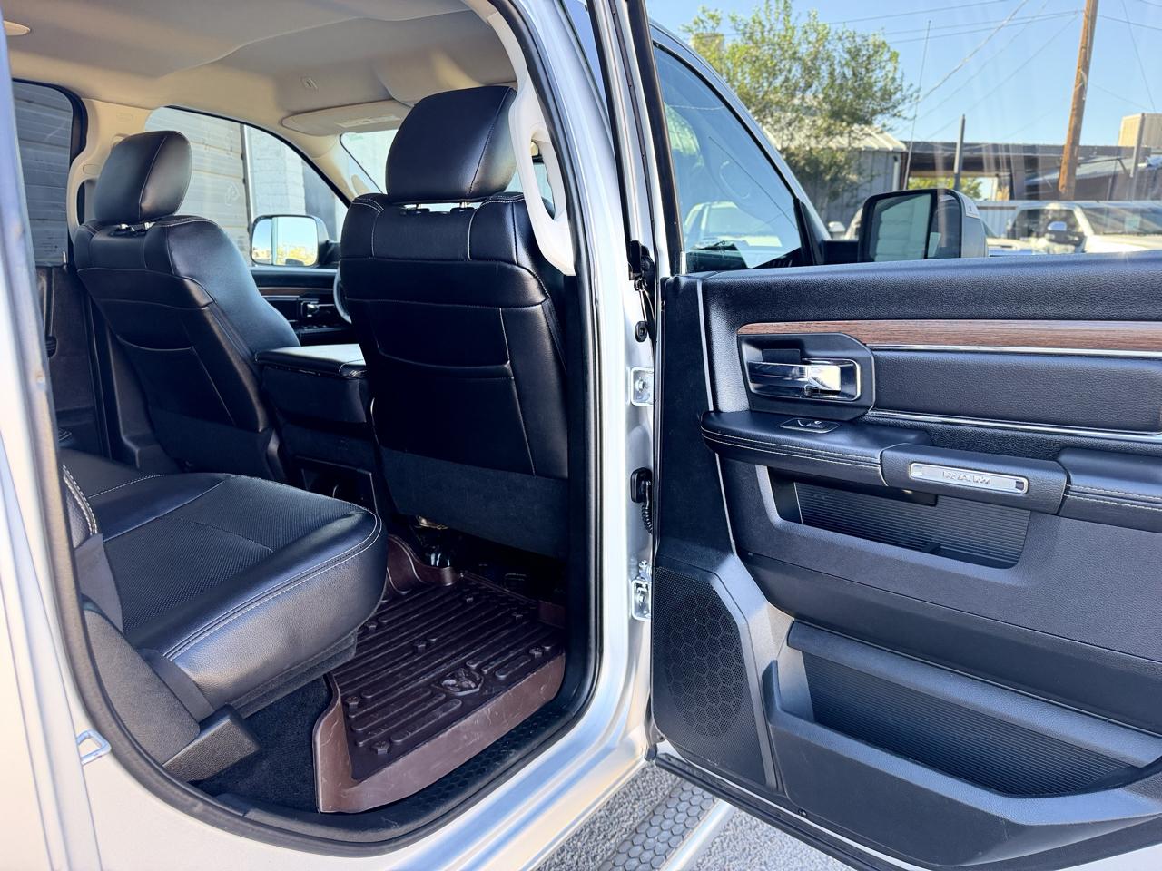 RAM 1500 Laramie 4x4 Crew Cab 5'7" Box 2017