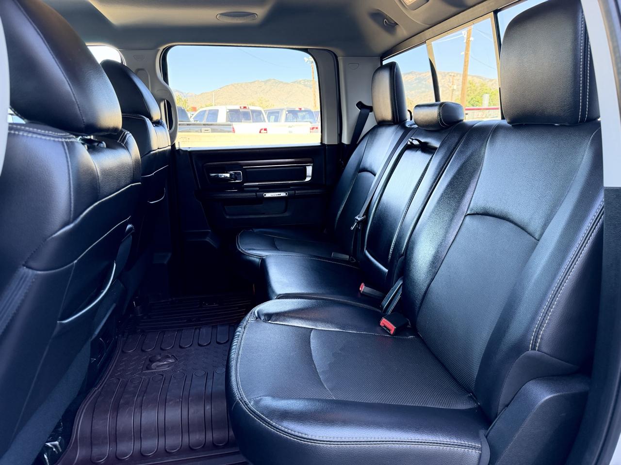 RAM 1500 Laramie 4x4 Crew Cab 5'7" Box 2017