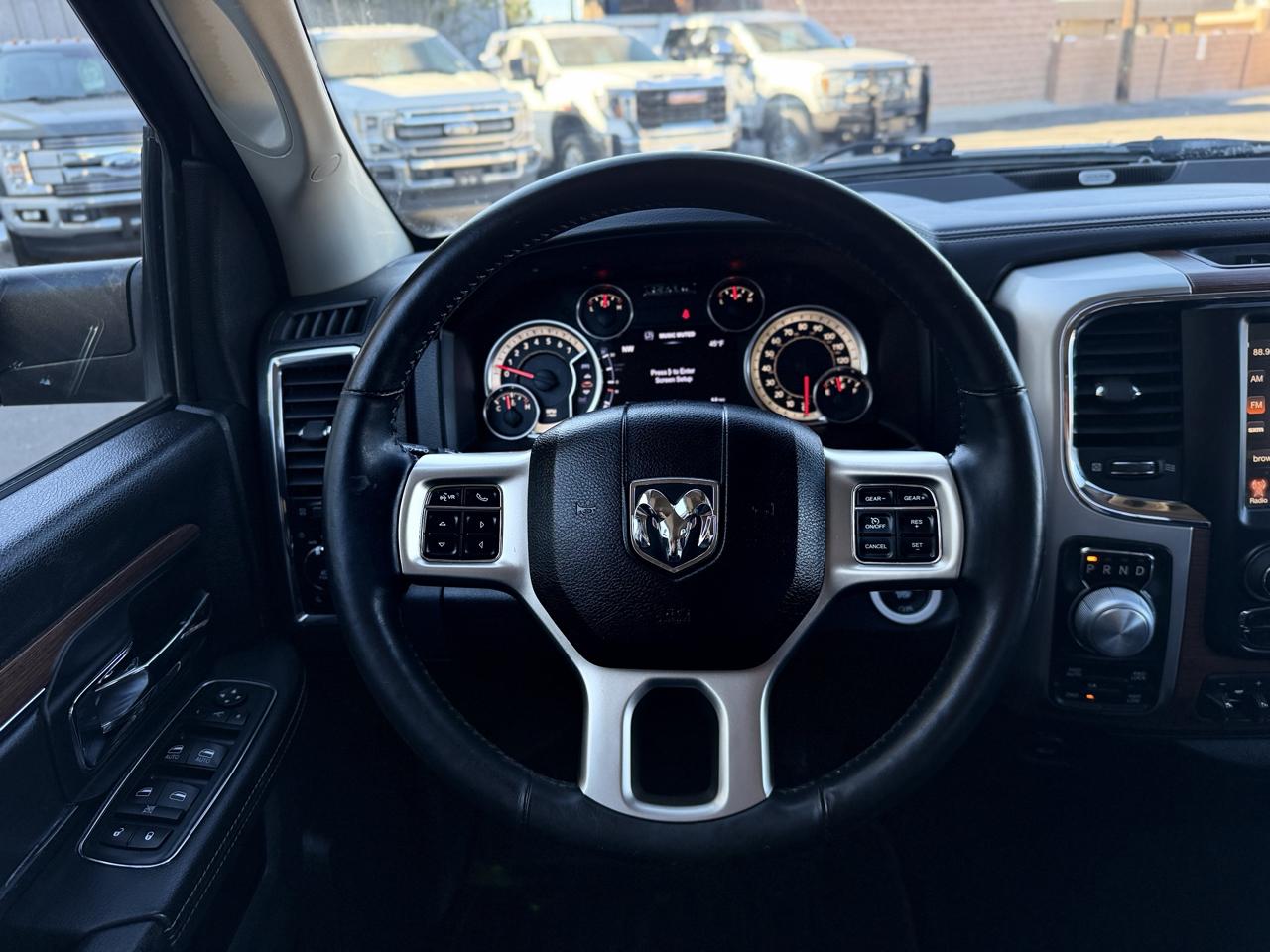 RAM 1500 Laramie 4x4 Crew Cab 5'7" Box 2017