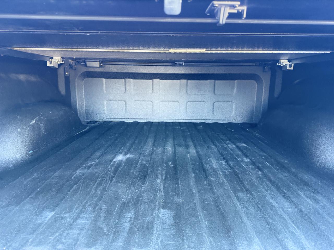 RAM 1500 Laramie 4x4 Crew Cab 5'7" Box 2017