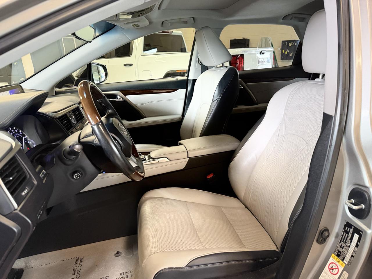 Lexus RX photo 15