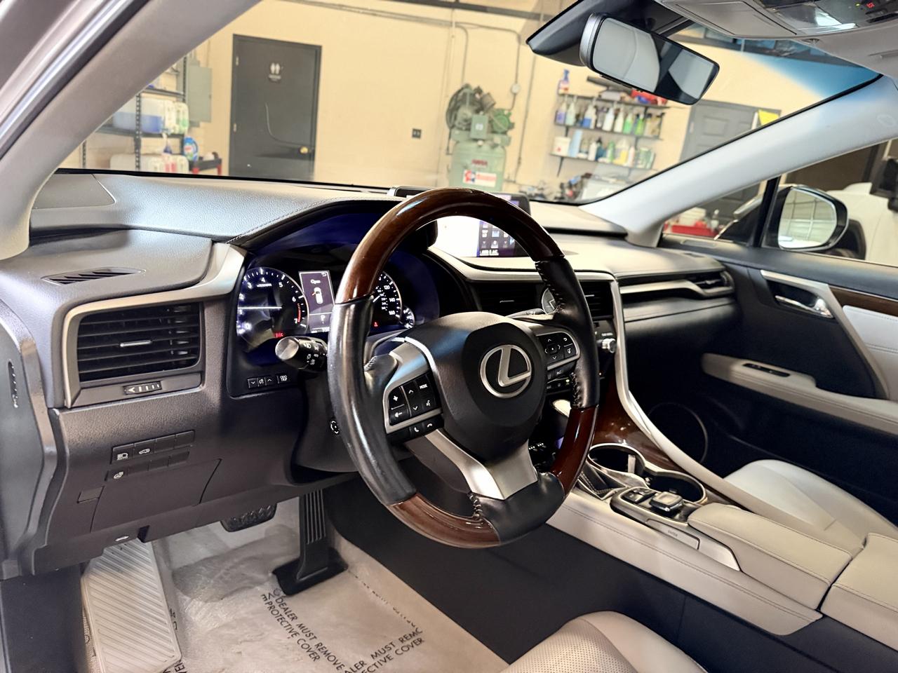 Lexus RX photo 16