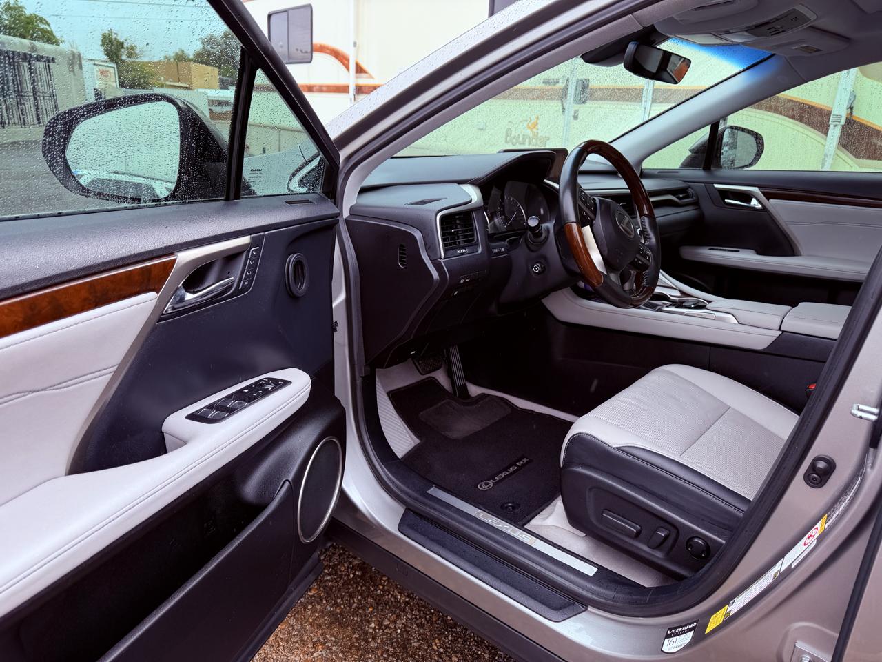 Lexus RX photo 28