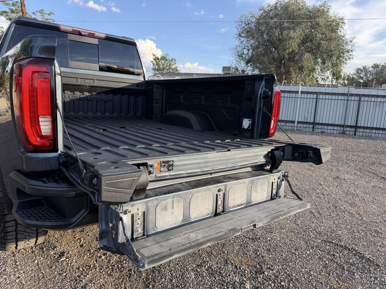 GMC Sierra 2500HD 4WD Crew Cab 159" Denali 2020