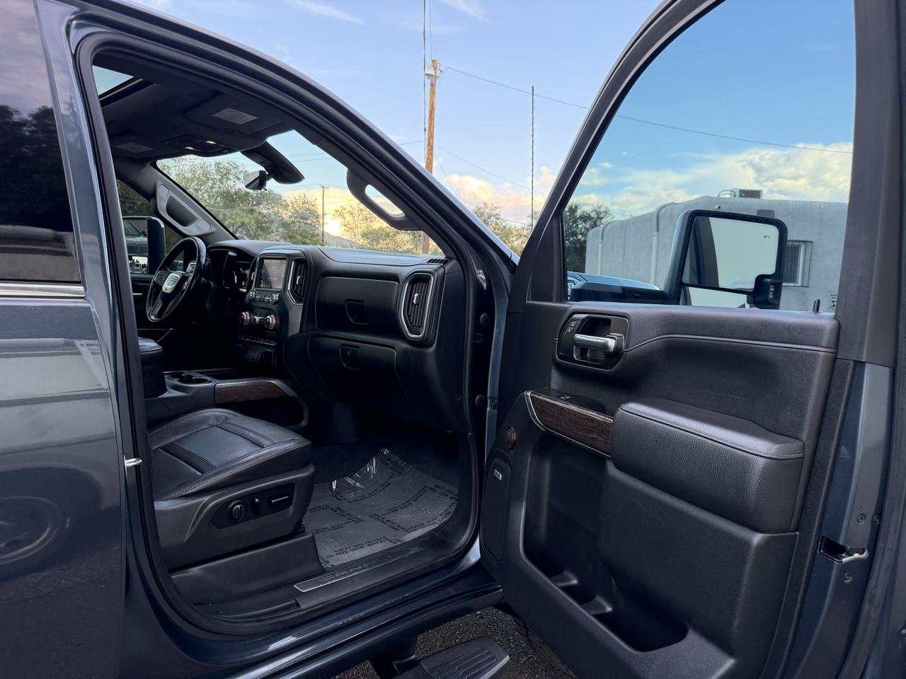 GMC Sierra 2500HD 4WD Crew Cab 159" Denali 2020
