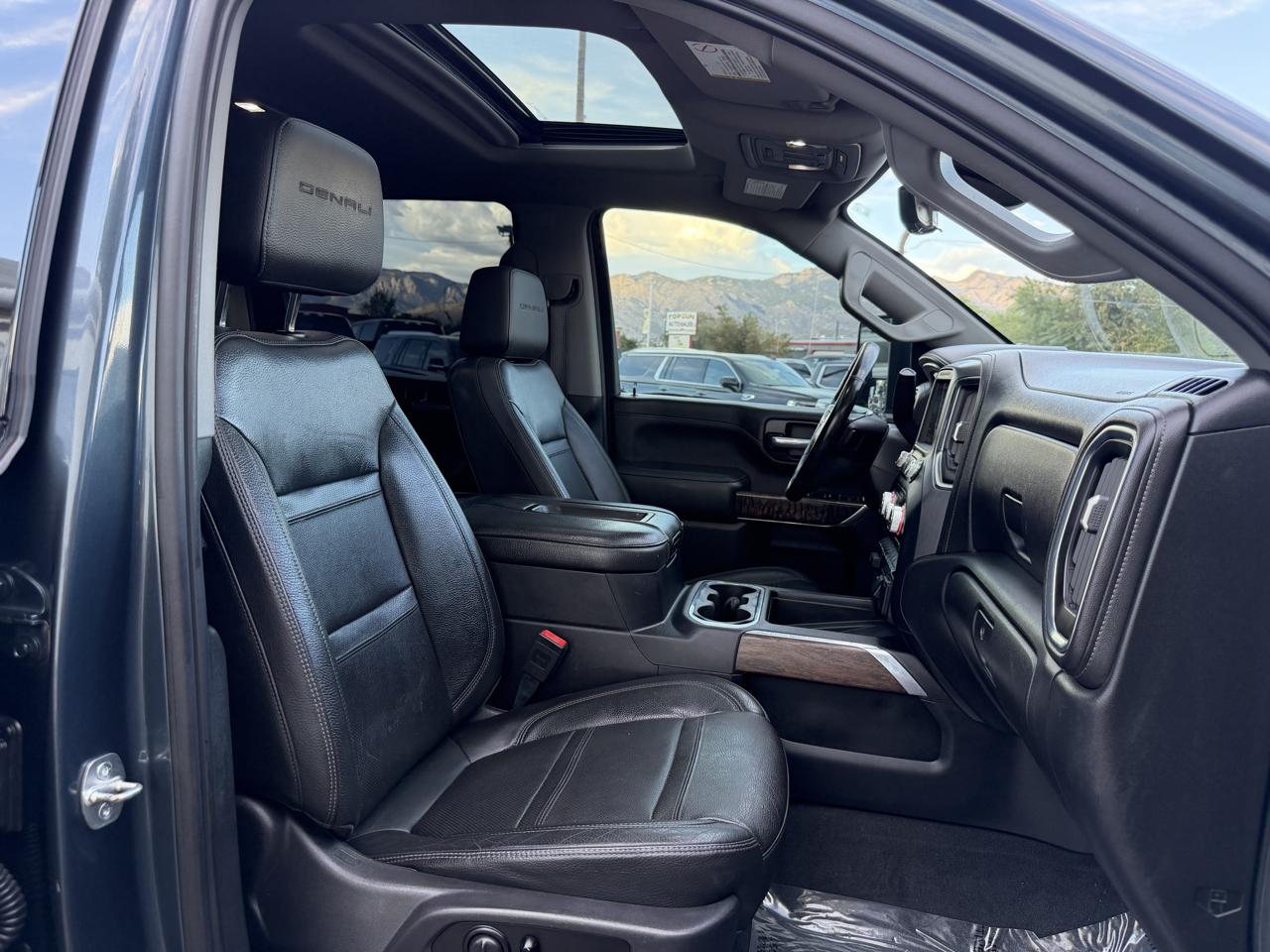 GMC Sierra 2500HD 4WD Crew Cab 159" Denali 2020