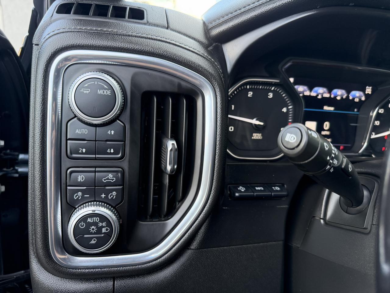 GMC Sierra 2500HD 4WD Crew Cab 159" Denali 2020
