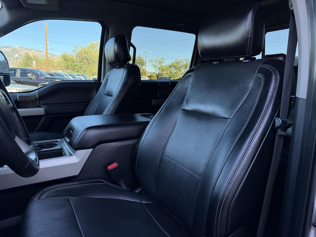 Ford Super Duty F-250 SRW Lariat 4WD Crew Cab 6.75' Box 2017