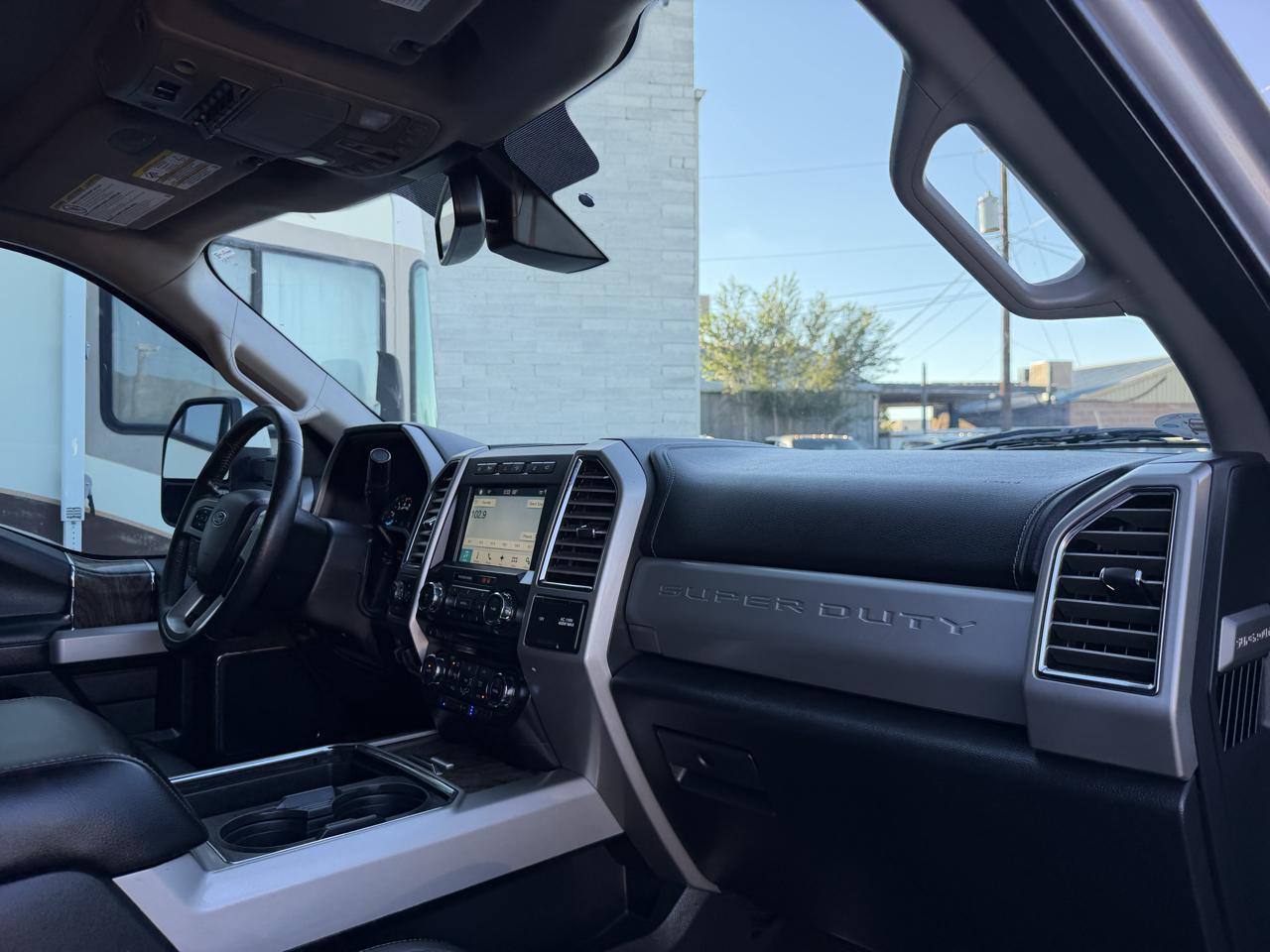Ford Super Duty F-250 SRW Lariat 4WD Crew Cab 6.75' Box 2017