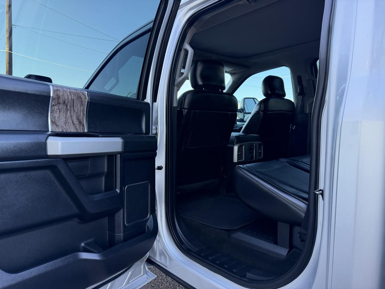 Ford Super Duty F-250 SRW Lariat 4WD Crew Cab 6.75' Box 2017