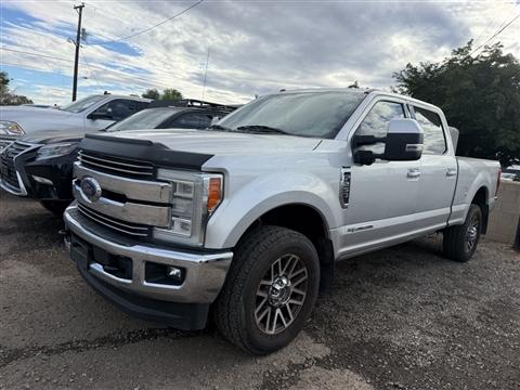 2017 Ford Super Duty F-250 SRW Lariat 4WD Crew Cab 8' Box