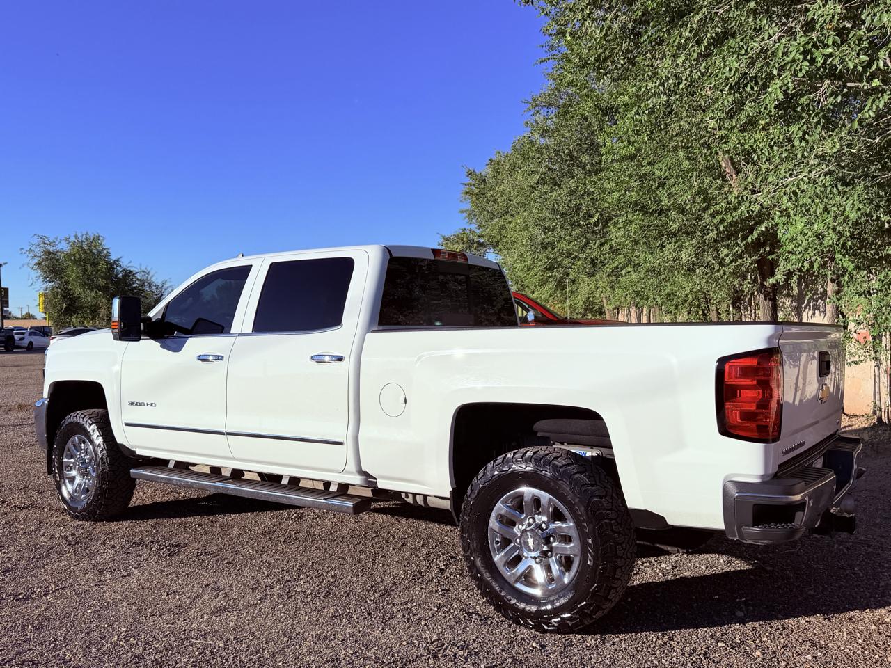 Chevrolet Silverado HD photo 5