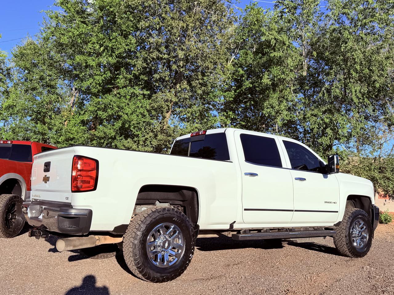 Chevrolet Silverado HD photo 9