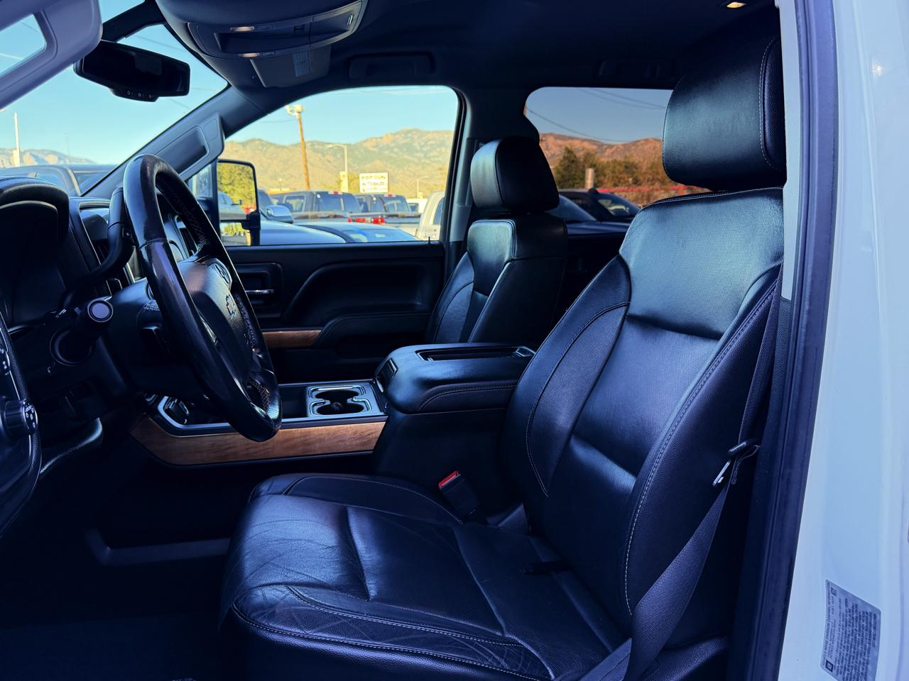 Chevrolet Silverado HD photo 14