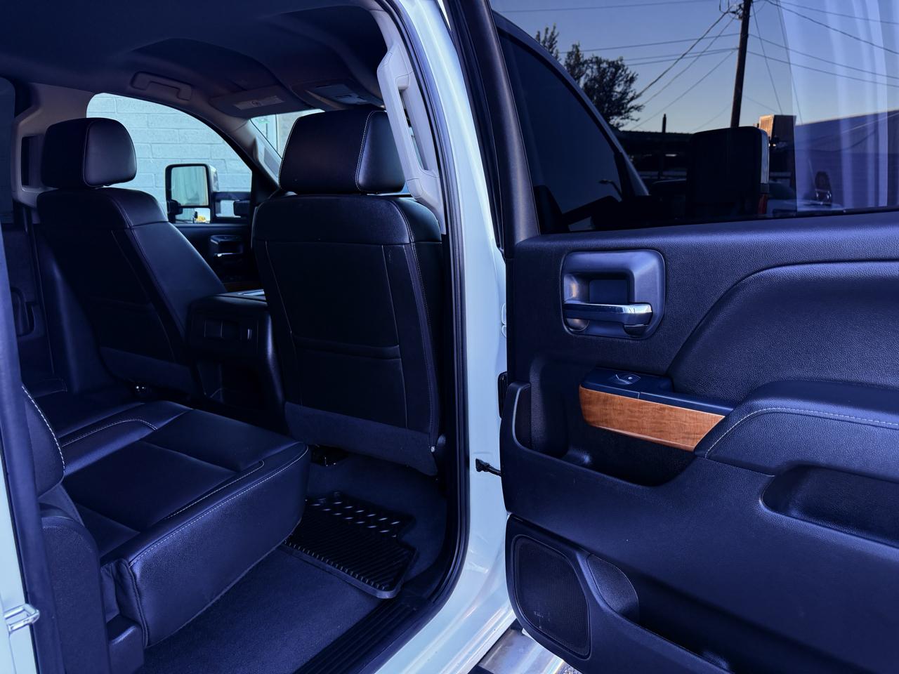 Chevrolet Silverado HD photo 20