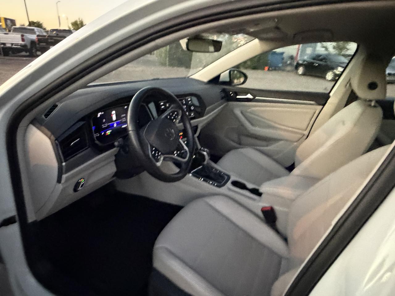 Volkswagen Jetta SE Auto 2024