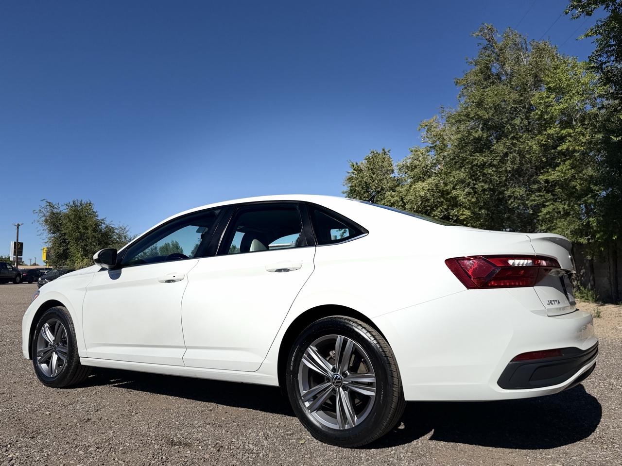 Volkswagen Jetta SE Auto 2024