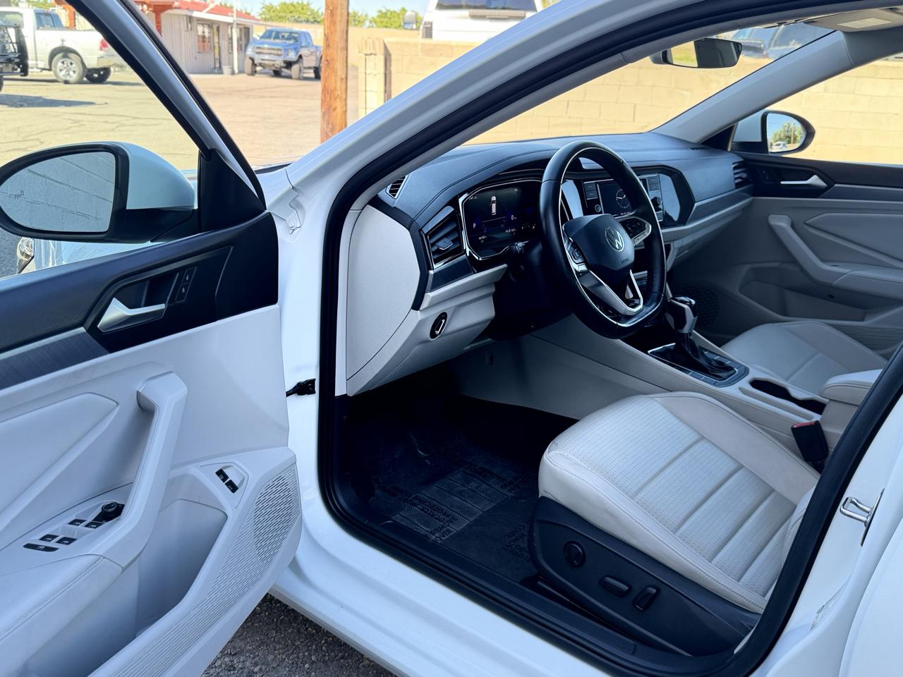 Volkswagen Jetta SE Auto 2024