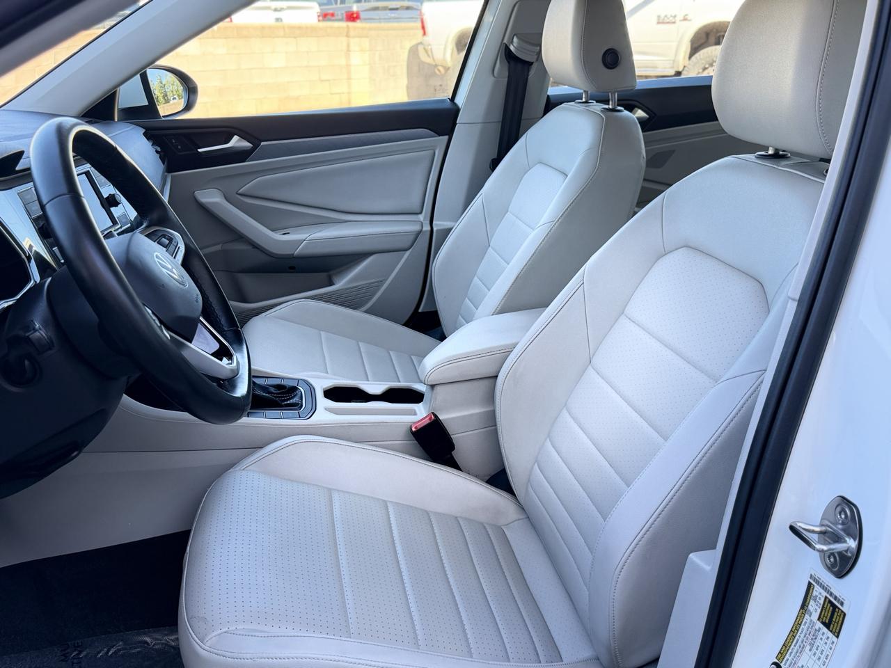 Volkswagen Jetta SE Auto 2024