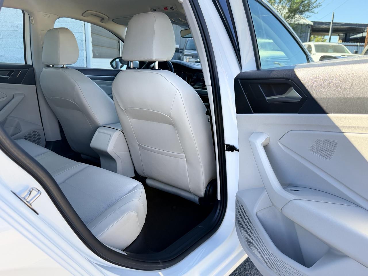 Volkswagen Jetta SE Auto 2024
