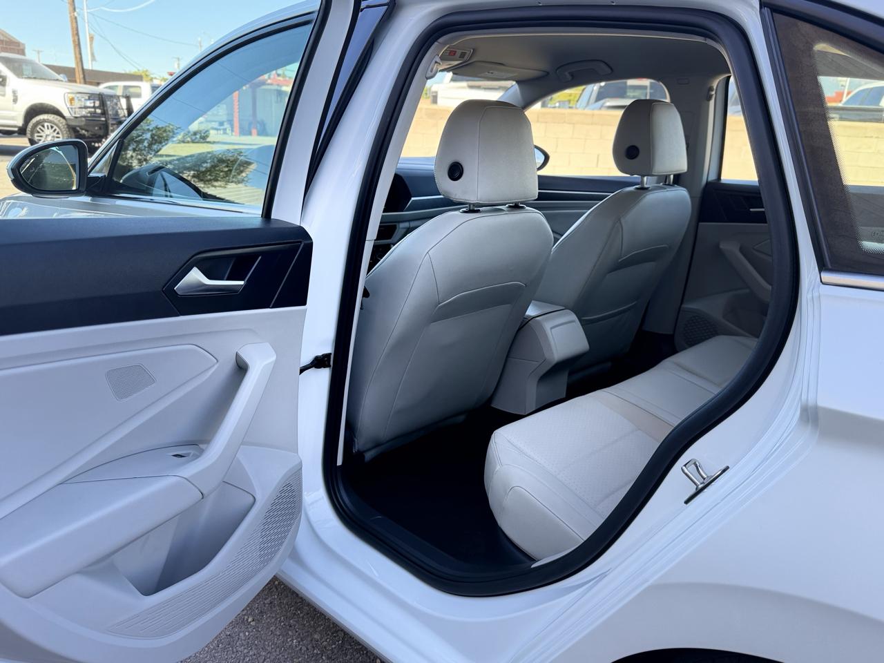 Volkswagen Jetta SE Auto 2024