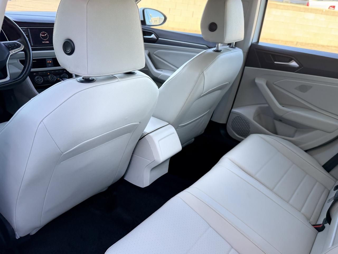 Volkswagen Jetta SE Auto 2024